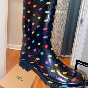 RAIN BOOTS💕🦋